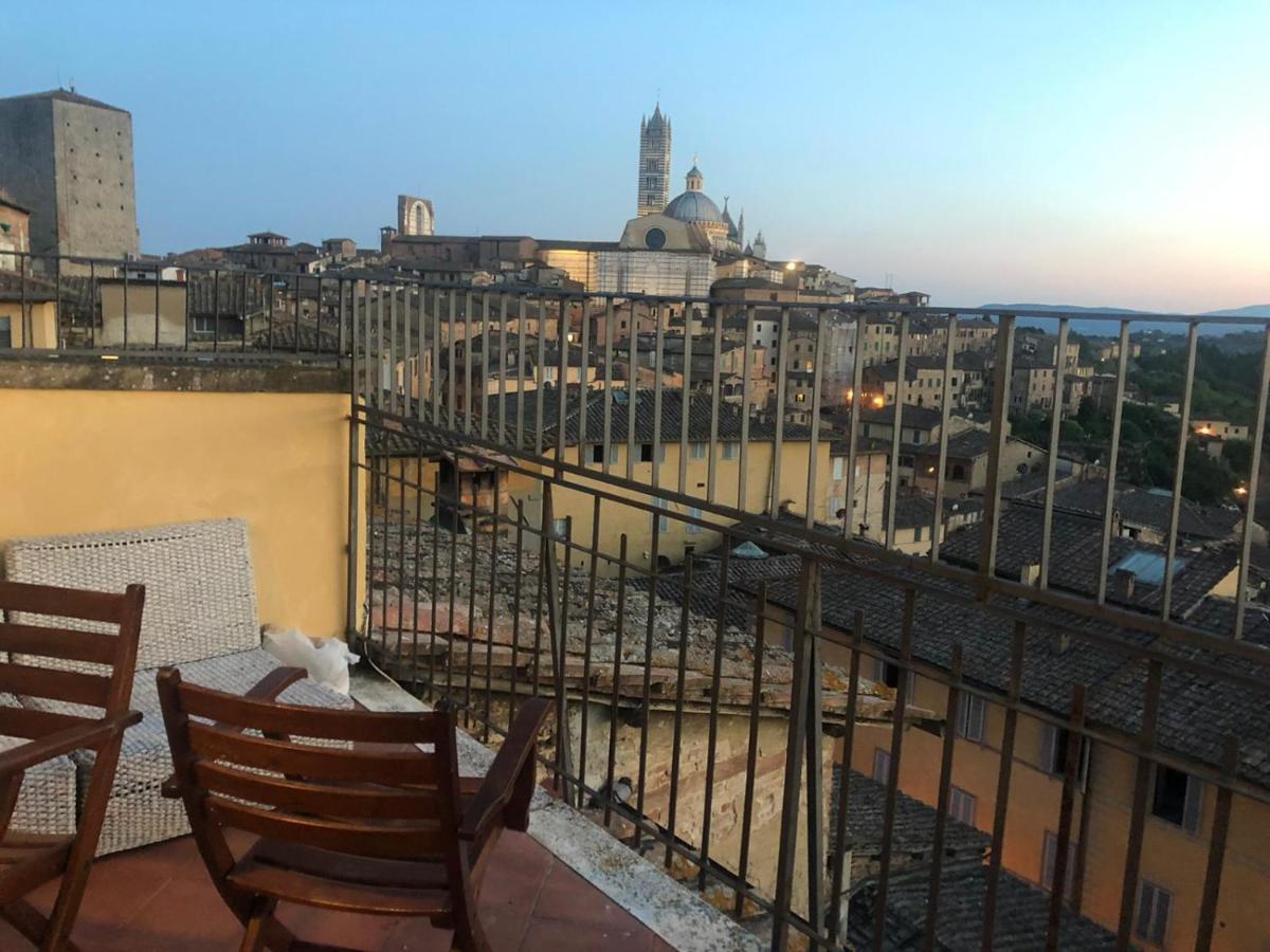 شقة La Terrazza Sul Duomo سيينا المظهر الخارجي الصورة